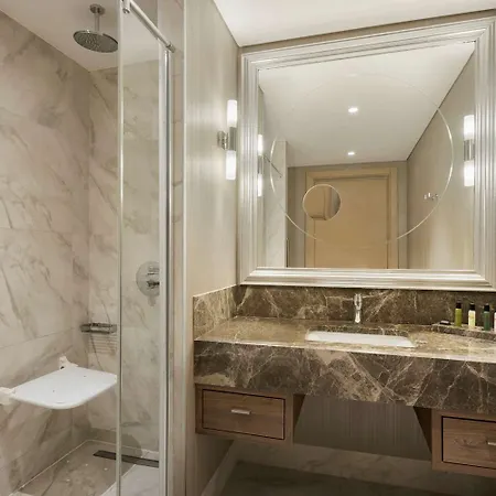 Hotel Hawthorn By Wyndham Airport 5*