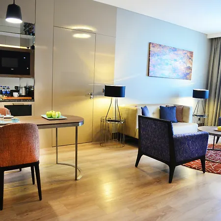Hotel Hawthorn By Wyndham Airport 5*