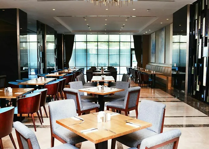 Hawthorn By Wyndham Airport 5*