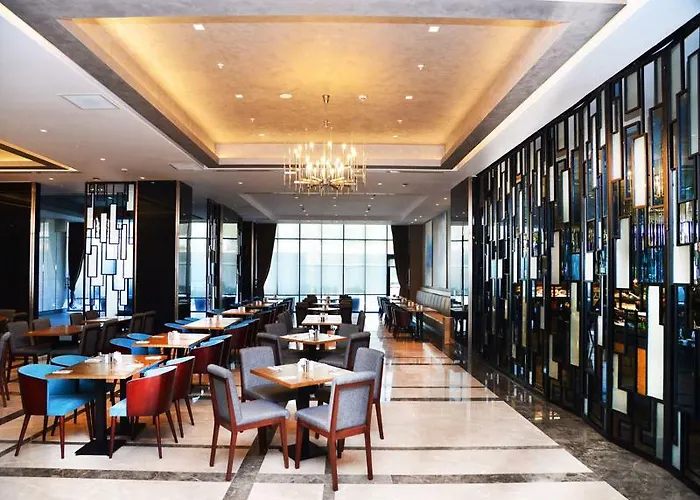 Hawthorn By Wyndham Airport 5*