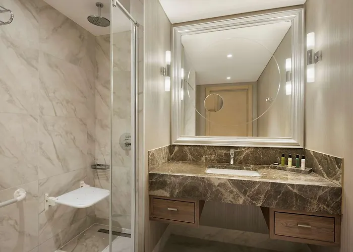 Ξενοδοχείο Hawthorn By Wyndham Airport 5*