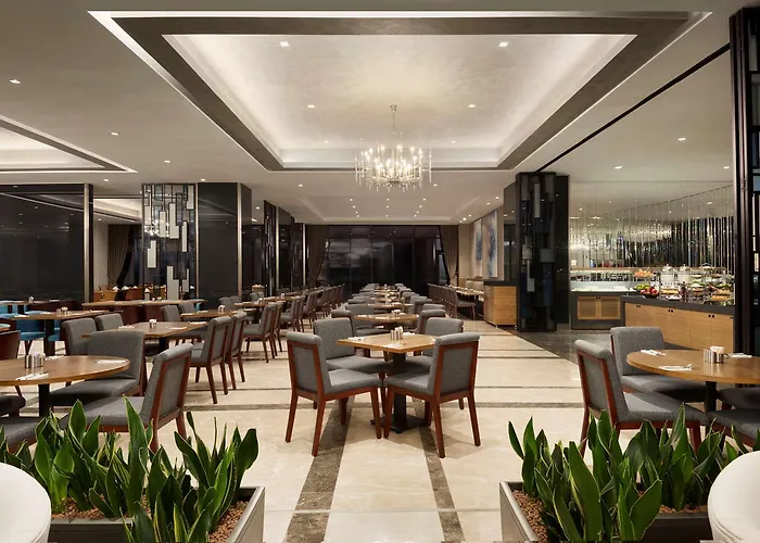 Ξενοδοχείο Hawthorn By Wyndham Airport 5*