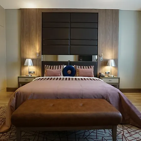 Hawthorn By Wyndham Airport ホテル 5*