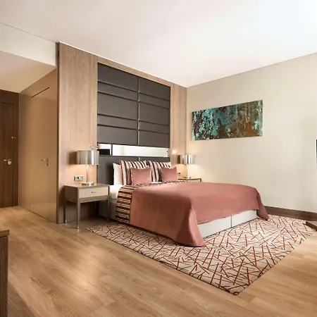 Hawthorn By Wyndham Airport 5*