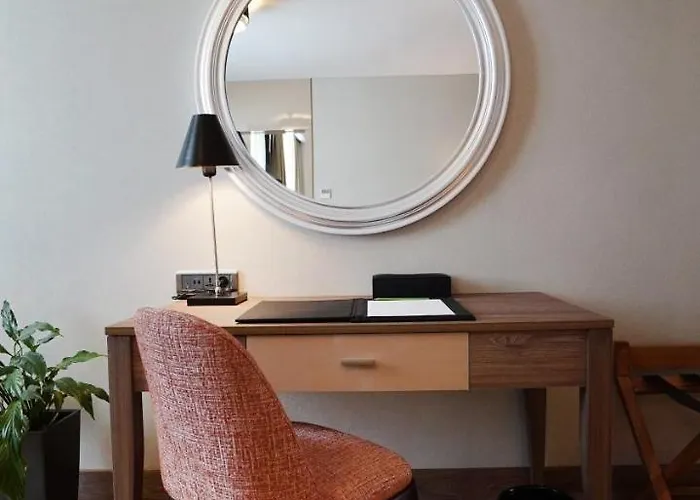 Hawthorn By Wyndham Airport 5*