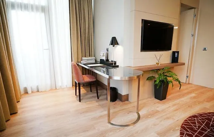 Hotel Hawthorn By Wyndham Airport