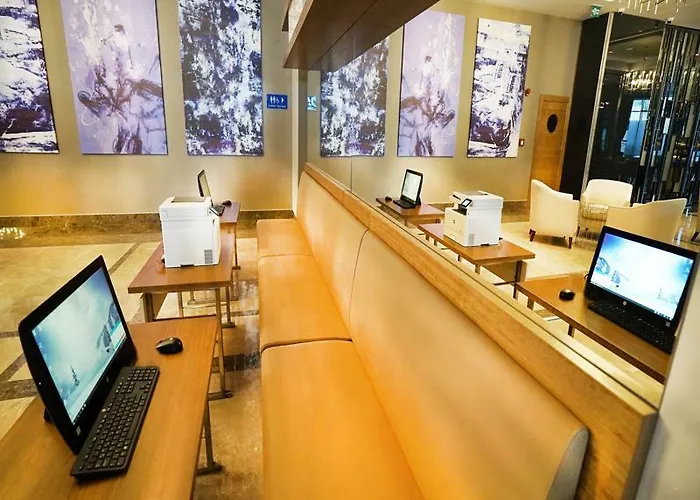 Hotel Hawthorn By Wyndham Airport