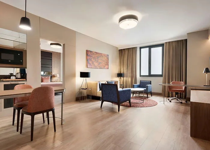 Hawthorn By Wyndham Airport