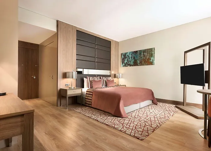 Hawthorn By Wyndham Airport 5*