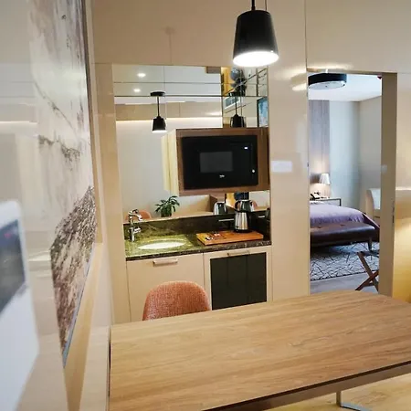 Hawthorn By Wyndham Airport Otel 5*