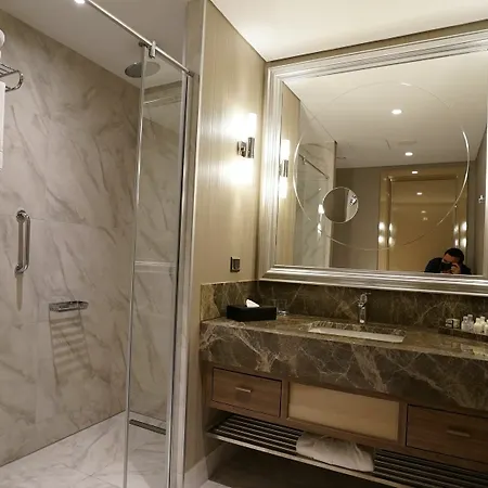 Hawthorn By Wyndham Airport Otel 5*