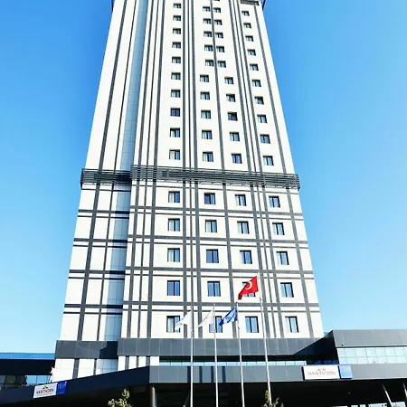 酒店 Hawthorn By Wyndham Airport 5*