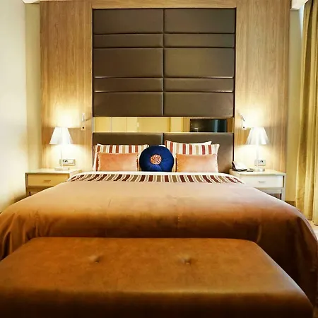 Hawthorn By Wyndham Airport Otel 5*
